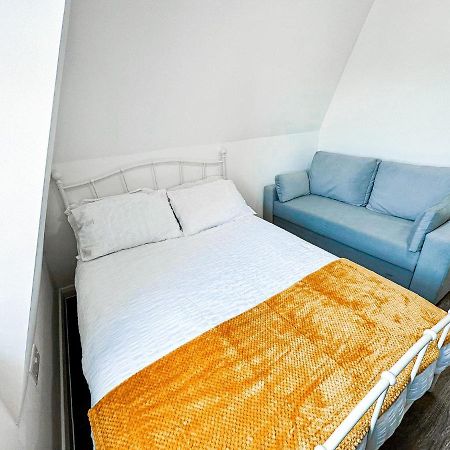 Lovely Studio Apartment Maidstone Exterior photo